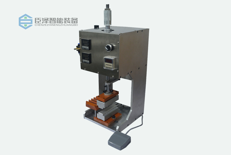 LED軟燈帶硅膠擠出生產(chǎn)線之防水堵頭成型機(jī)